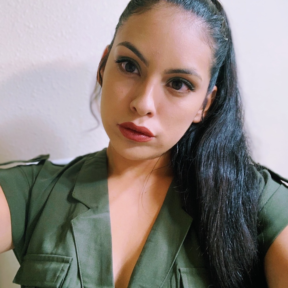 Meet your Posher, Alondra